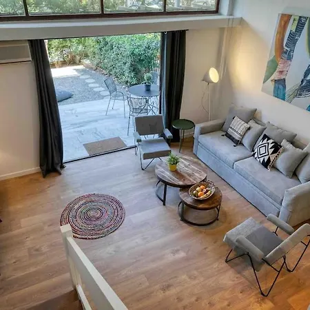 The Four Seasons Vouliagmeni Escape Apartment Athens